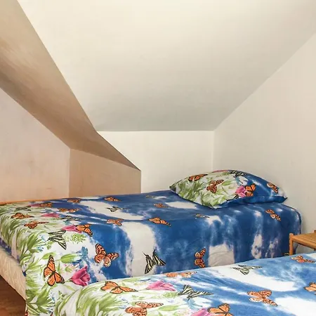 Amazing In St Martin Des Pres With Kitchen * La Ville Morvan